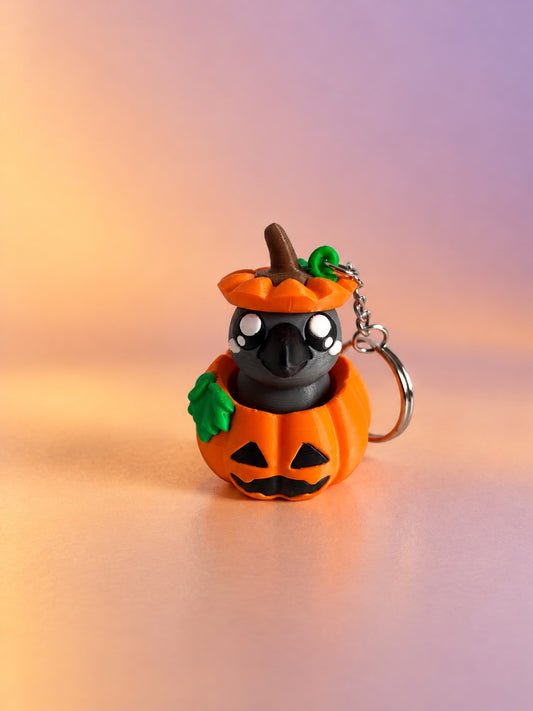 Kruk w rzeźbionej dyni – kolorowy brelok Halloween 3D